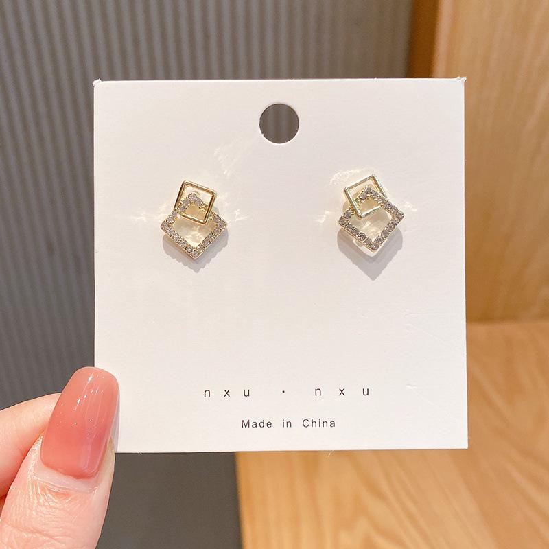 Women's High-End Plain Hoop Earrings: Light Luxury Ear Drops & Studs, Niche Design for Autumn/Winter.