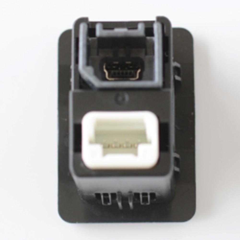 Car USB + AUX Interface Panel Socket For Nissan Versa Versa 2015-2017 28023-9KF1A Car Accessories Interiors