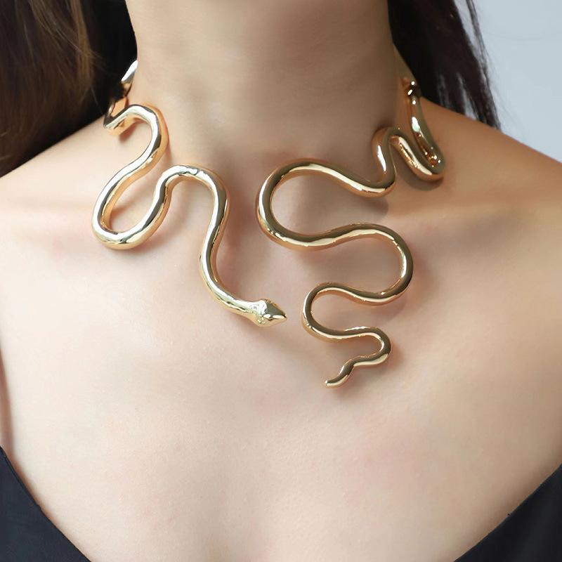 

Tooxika Fashion Personality Irregular Twisted Snake Open Collar Unique Temperament Spring Necklace For Women