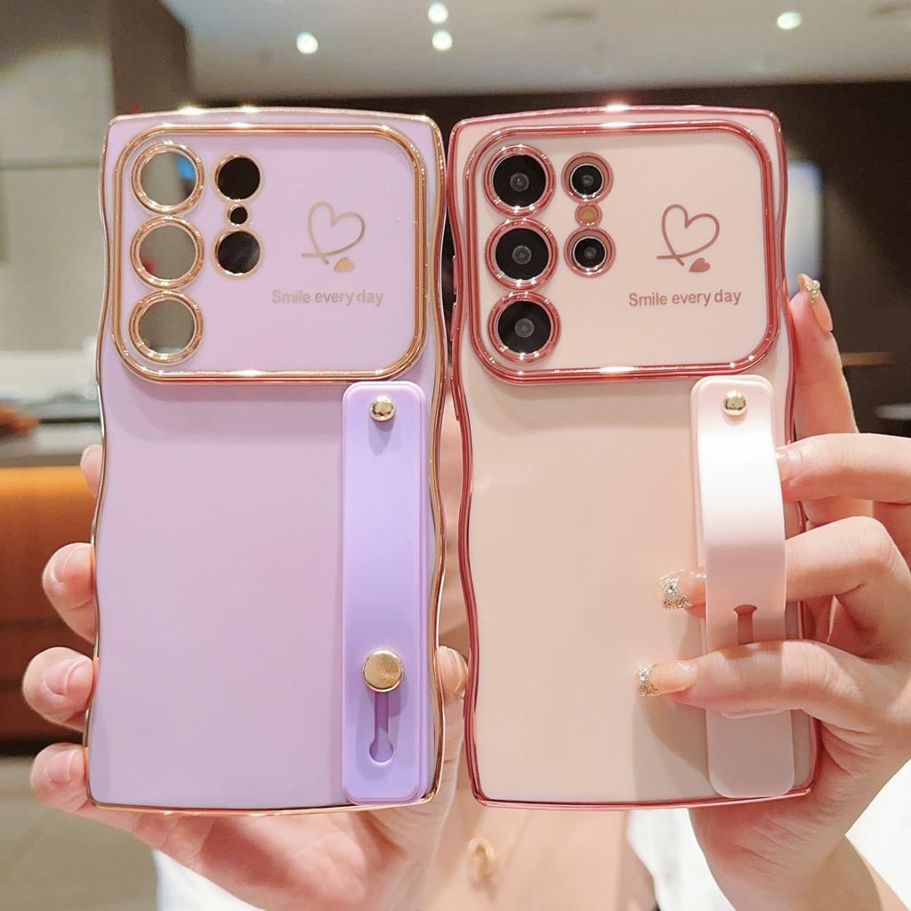 For Samsung Galaxy S24 Ultra Case Love Heart Electroplated TPU Phone Cover with Wrist Strap Kickstand