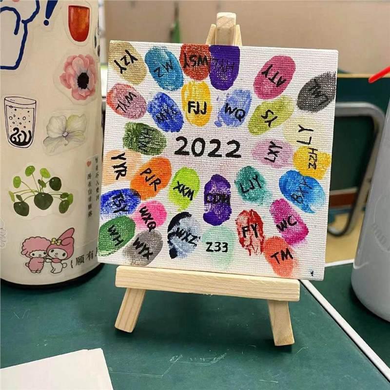 

Фоторамка с отпечатками ладоней и пальцев на выпускной – Памятный подарок своими руками от одноклассников и лучших друзей Other Sizes