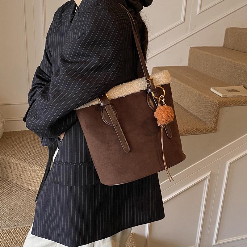 Winter Faux Suede Women's Bucket Shoulder Bags Vintage Plush Ladies Underarm Bags Casual Large Capacity Female Purse Handbags