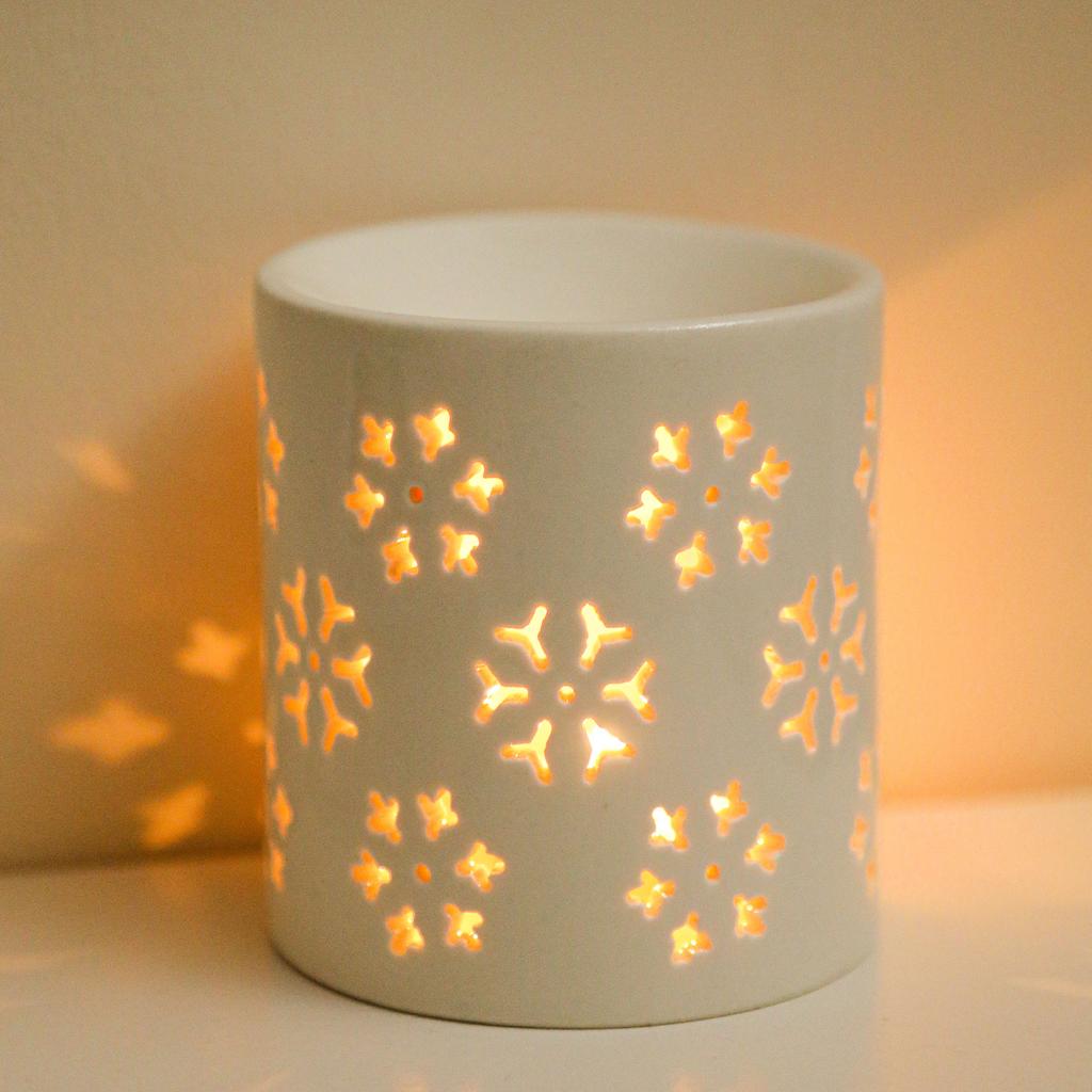 Ceramic Hollow Oil Burner With Candle Holder Incense Burner Romantic Essential Oil Incense Aroma Diffuser Oil Stove Home Decor