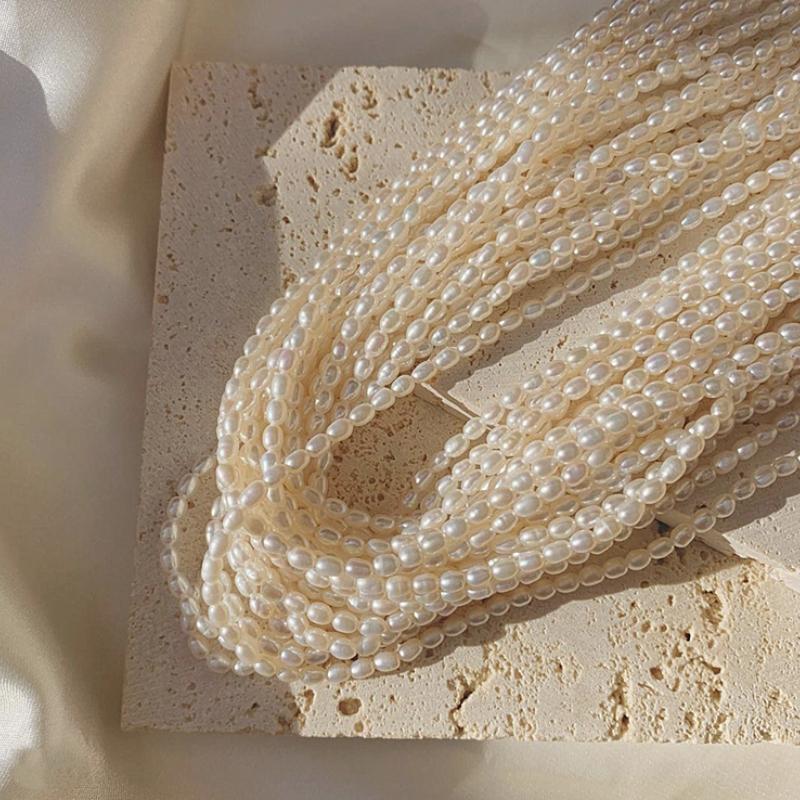Vintage Style Dainty Freshwater Rice Pearl Necklace for Men and Women Minimalist Choker Necklace Layered Zircon For Mom Gift