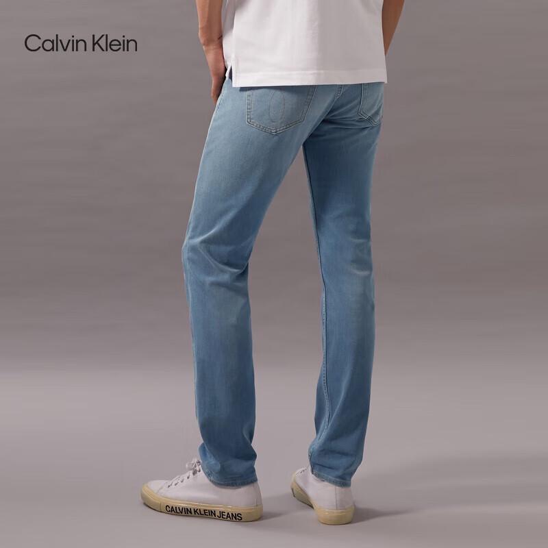 Calvin Klein Jeans Men's Tapered Stretch Denim Jeans J323113