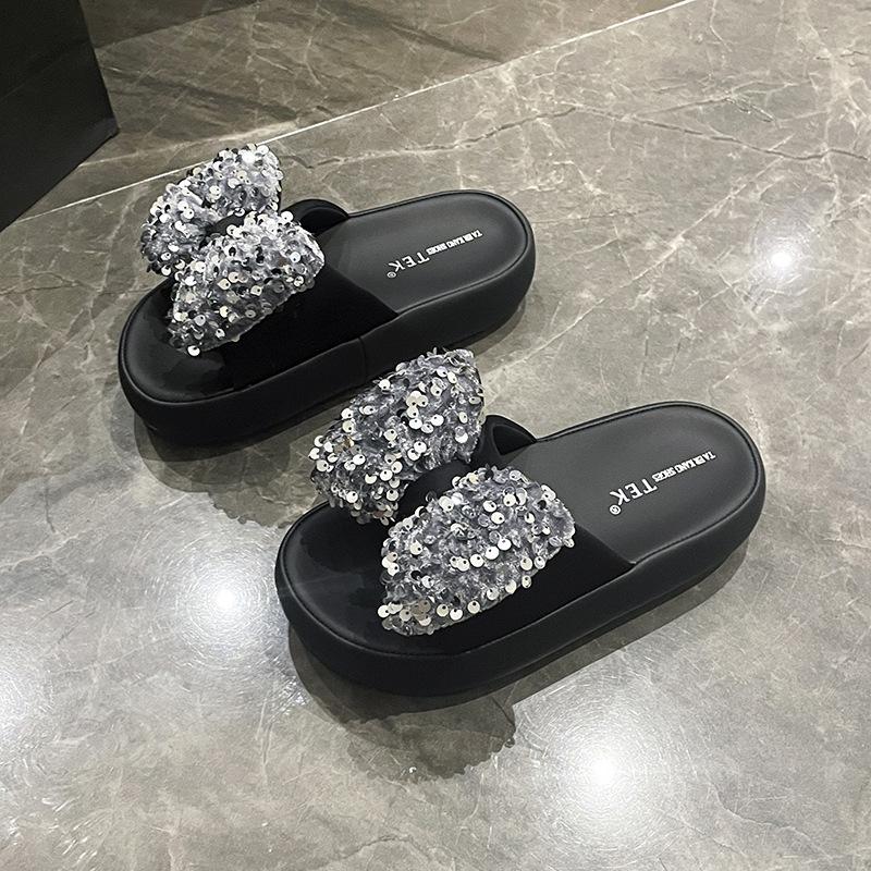 Plateau-Slipper Frühling und Sommer neue Mode Damenschuhe vielseitige Ein-Riemen-Sandalen weiche Sohle Strand-Slipper kühl