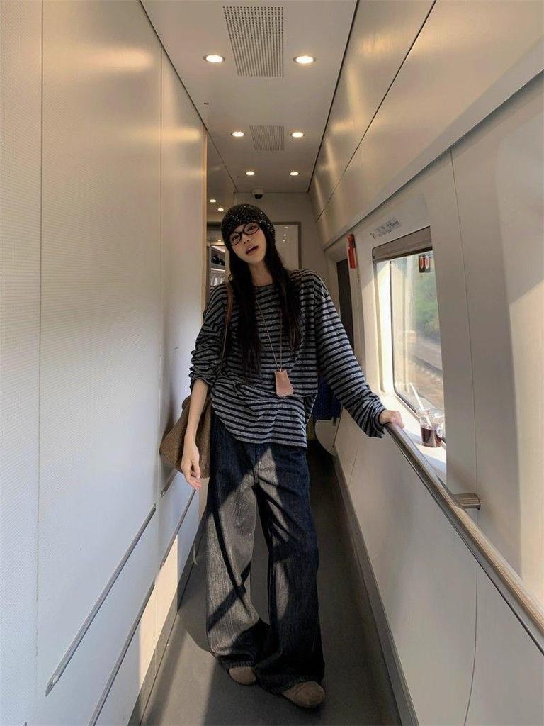 Korean Loose-Fit Color Block Stripe Long Sleeve Women's T-Shirt - Early Autumn 2025