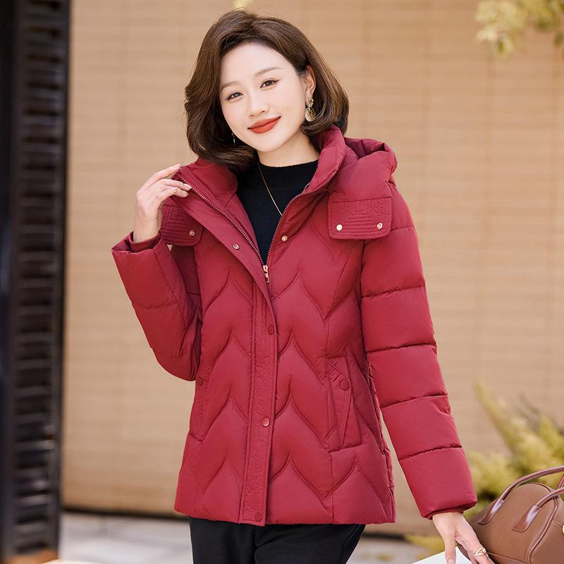 Small mother winter padded jacket women's short removable hat medium and old women's large size padded jacket