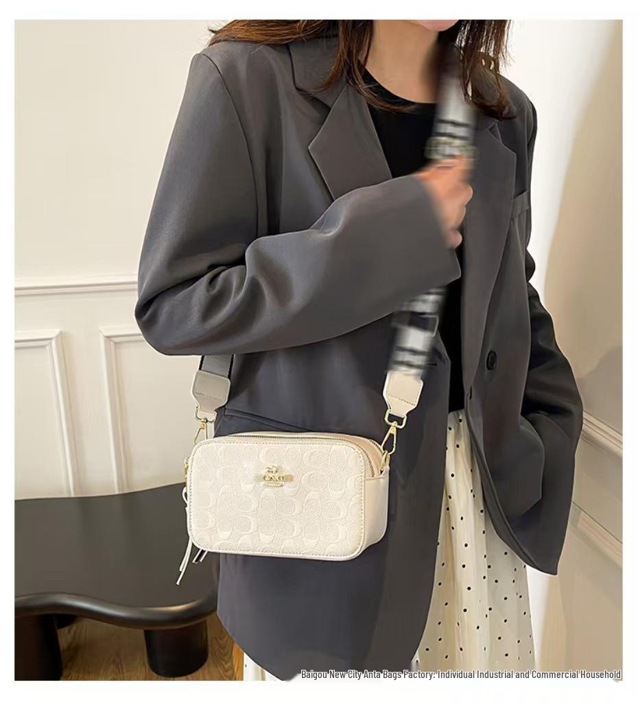 High-Quality Women's Crossbody Camera Bag - Trendy, Versatile Candy Color with Niche Design