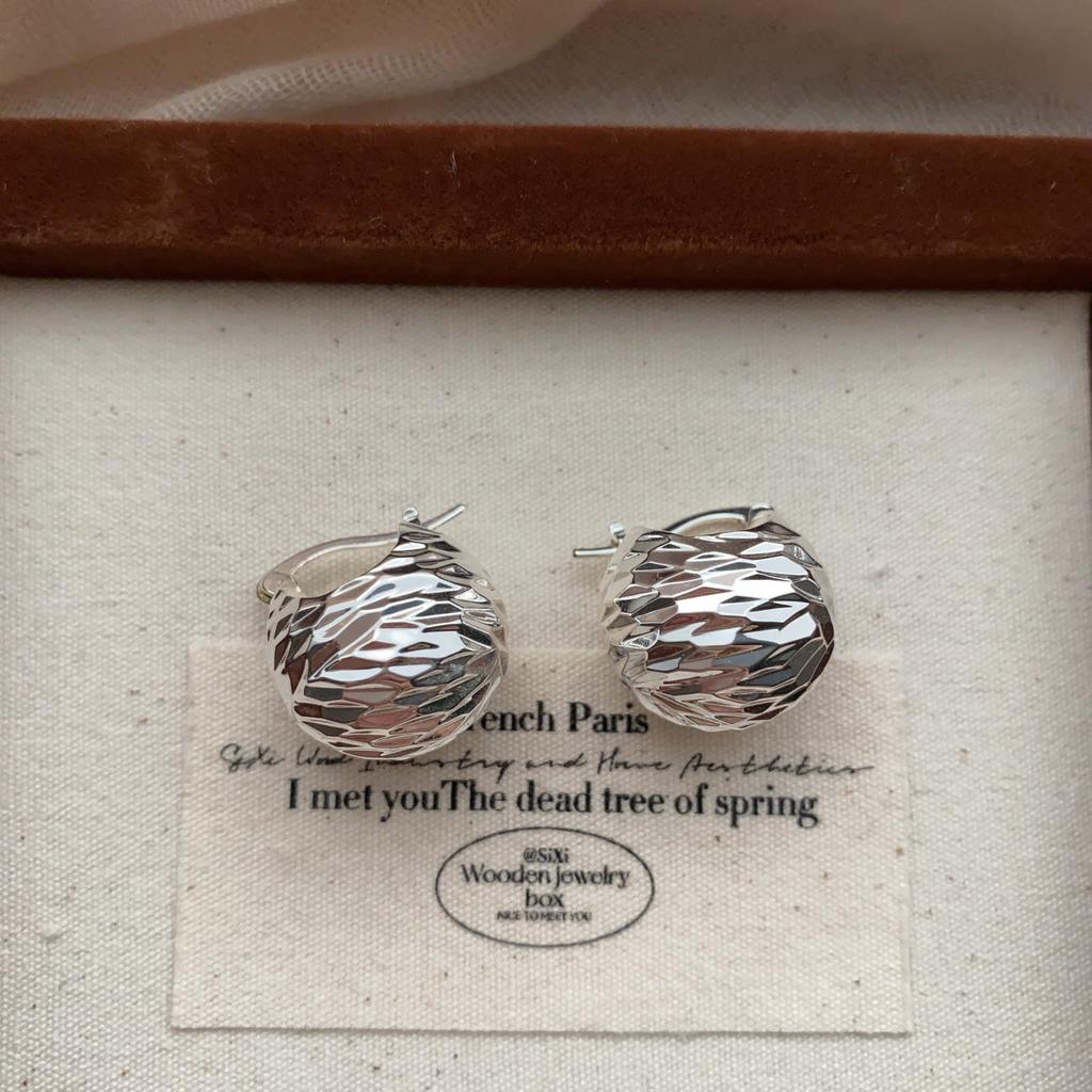 Simple Three-Dimensional Spherical Earrings, Ear Buckles, Metal Texture Earrings, Niche, Cold And Shiny, Light Luxury Art, Versatile And Unique