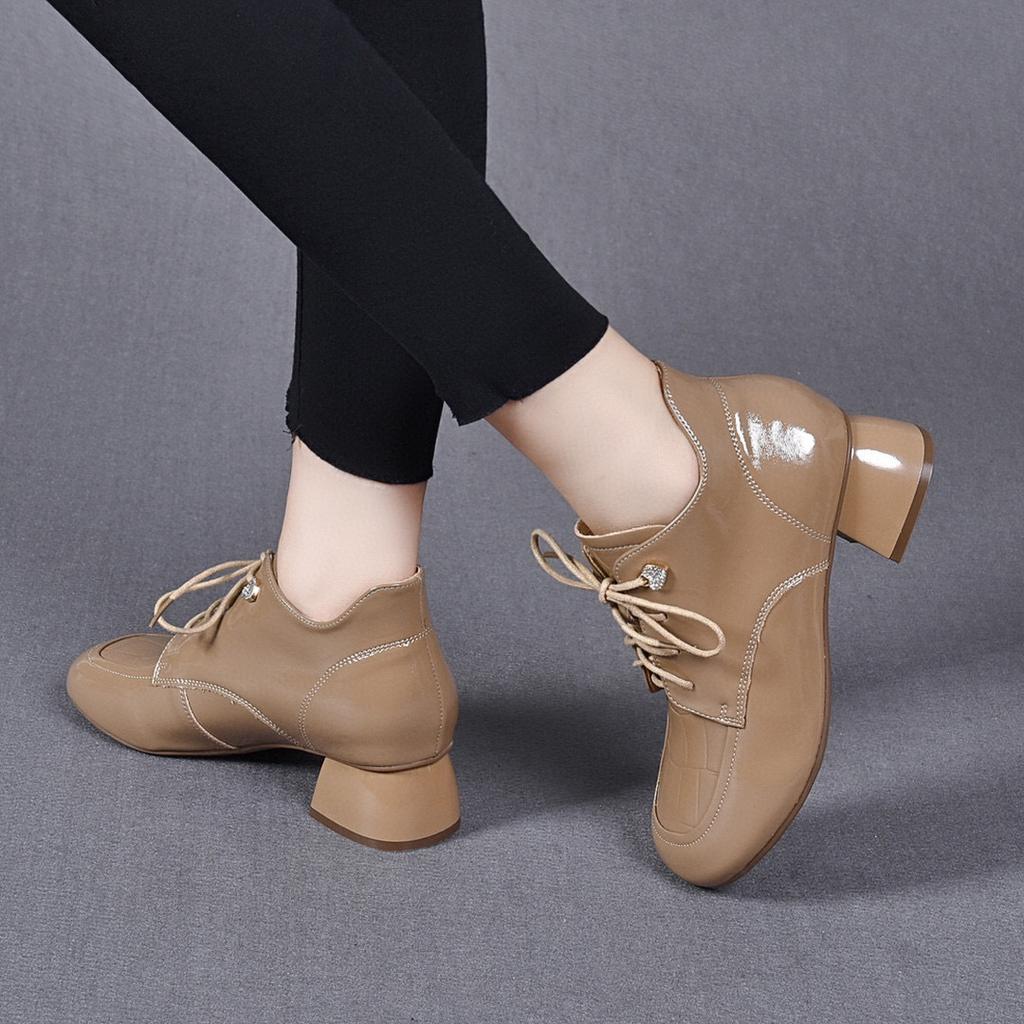 Głębokie pojedyncze buty damskie jesień i zima nowe okrągłe sznurowane modne buty wysokie obcasy krowia lakierowana skóra damskie buty za kostkę