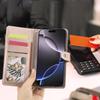 Fashion Retro Mobile Phone Protective Case Is Suitable for Apple 17promax Embroidered Zipper Card Slot Mobile Phone Case.