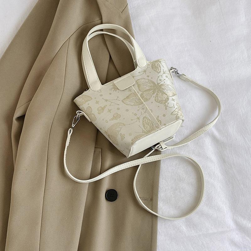 New Chinese Style Bag for Women's New Style Small Bag for Going Out Fashionable Ancient Style One-shoulder Crossbody Bucket Bag