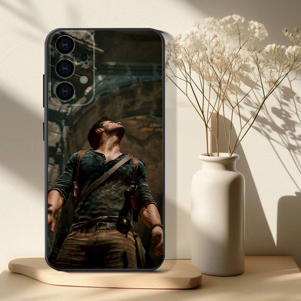 Phone Case For Samsung S 25,24,23,22,30,21,10,9,Ultra,Plus,Lite,FE,4,5G Sic Parvis Magna Uncharted Black Soft Case