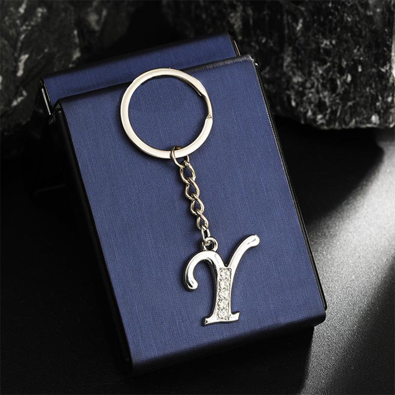 Porte-clés Mode Alphabet A-Z Charms Lettre Tendance Créatif Porte-clés 26 Initiales Pendentif Accessoires de Décoration de Sac à Dos Cadeau