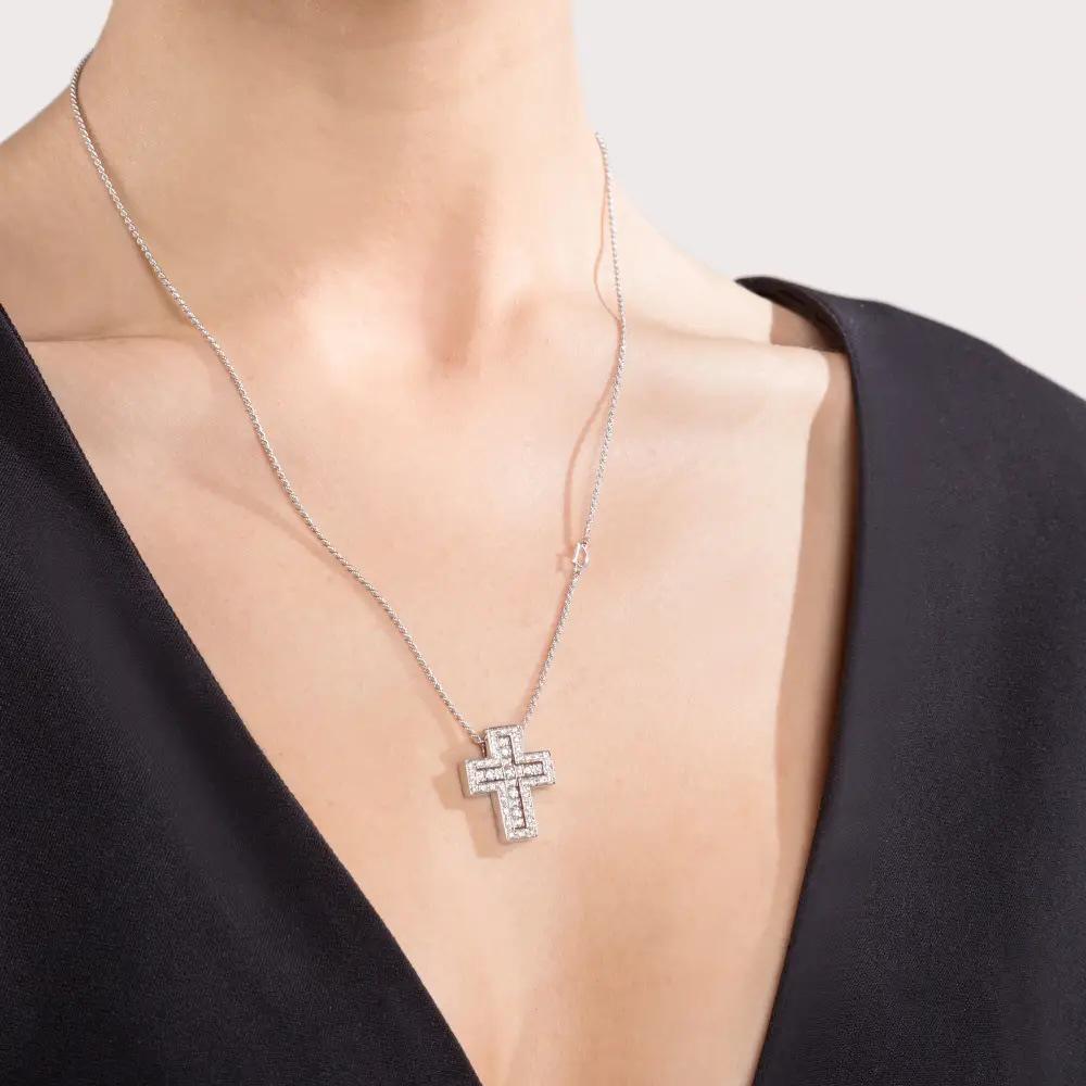 D Letter Diamond Cross Necklace: Luxurious, Versatile, Unisex Clavicle Chain