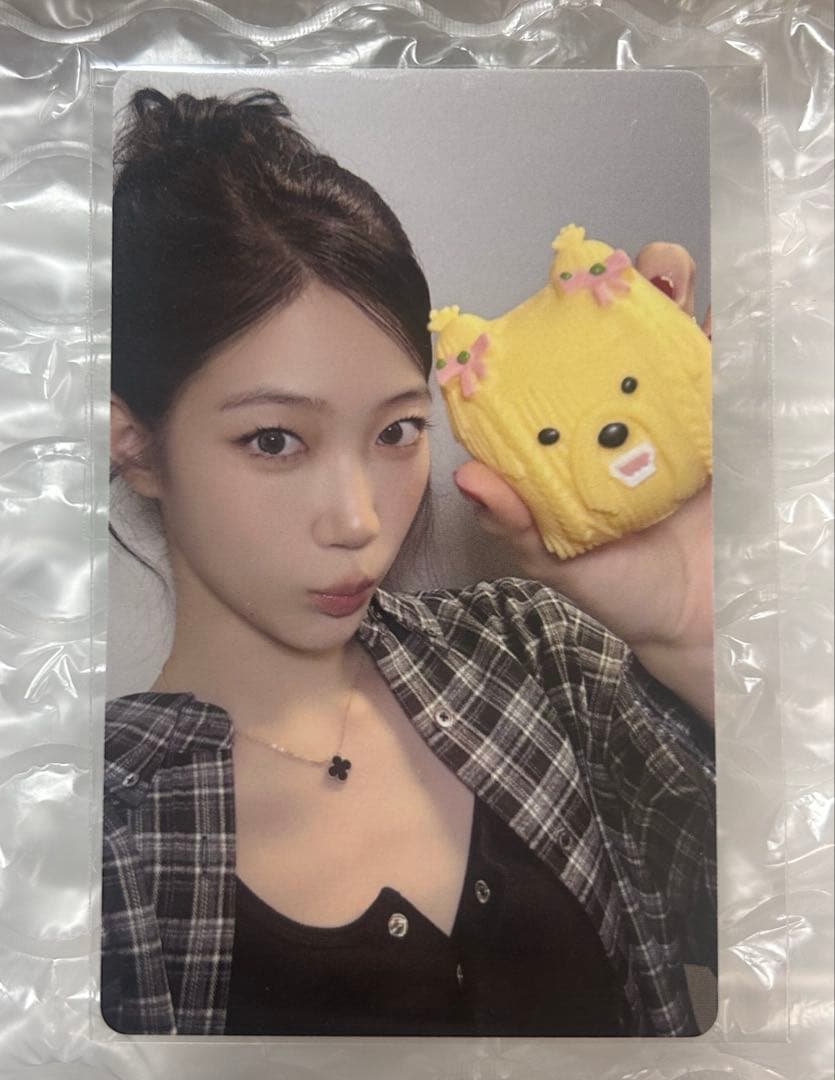 [USED] LESSERAFIM spaghetti Kazuha stress ball weverse