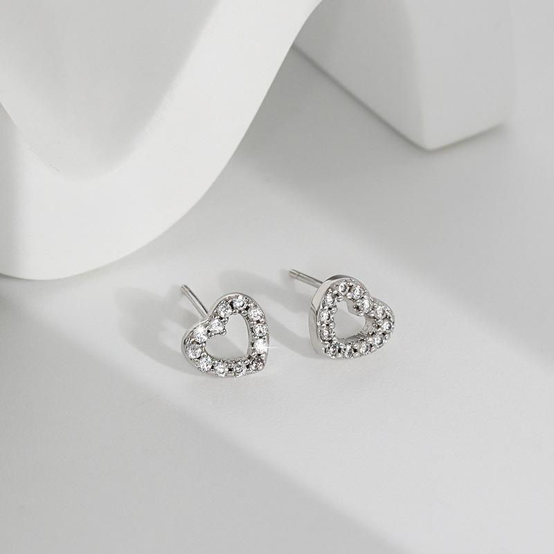 

Korean Version Peach Heart Full Diamond Micro-inlaid Earrings, Love Eight Hearts Eight Arrows Fresh and Simple INS Heart Earrings