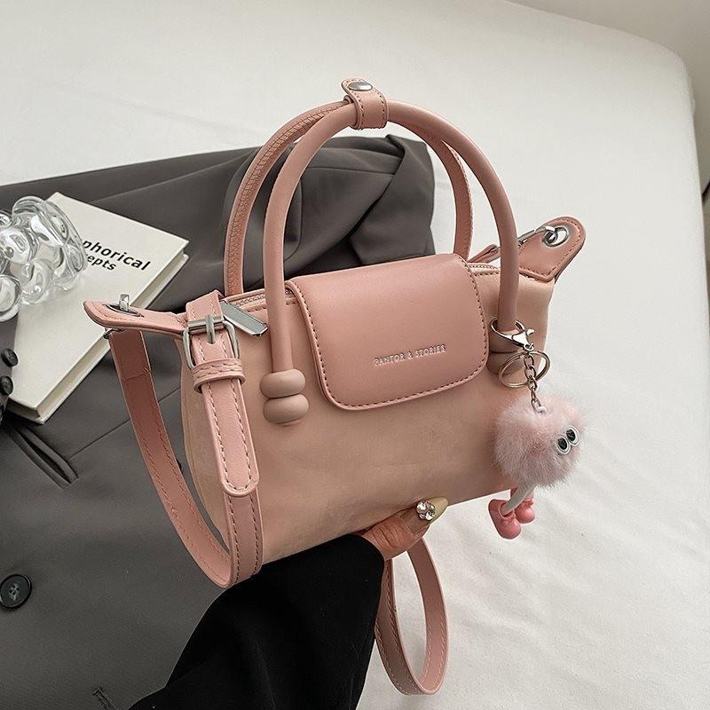 

Chic Minimalist Bucket Bag For Women Featuring Soft High-quality Fabric And Unique Design Pink