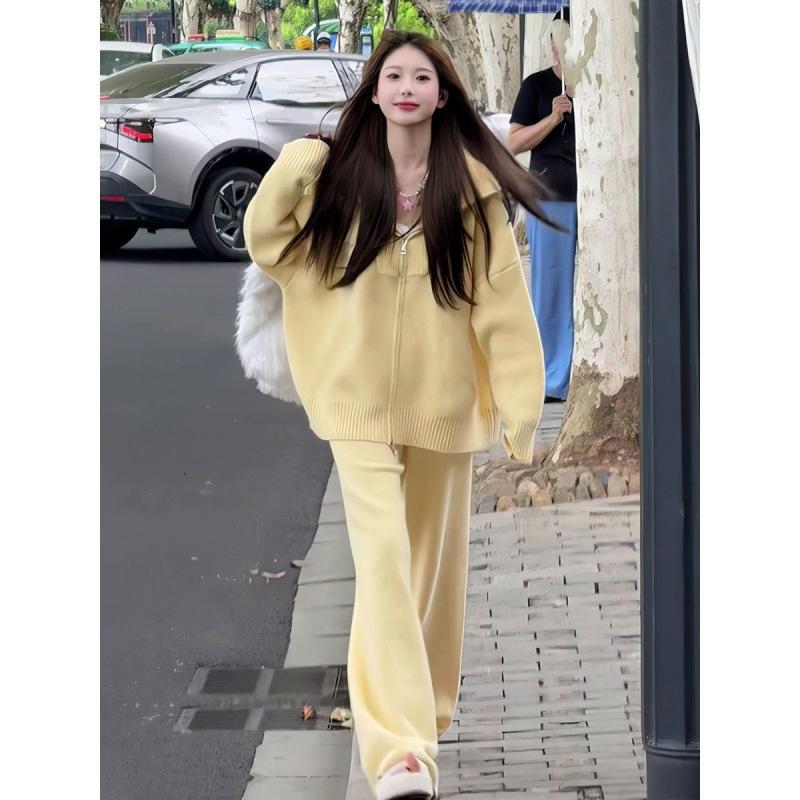 

Ветрозащитный вязаный костюм женский осенне-зимний новый стиль толстый свободный повседневный брюки-клеш костюм-двойка S жёлтый