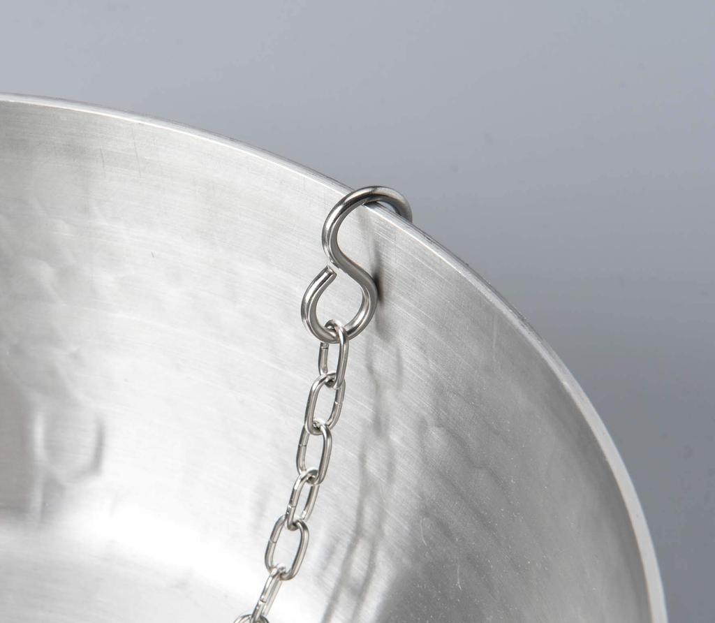 Ikenaga Iron Works Nambu Iron Leaf 5.7 x 2.7 x 0.1cm