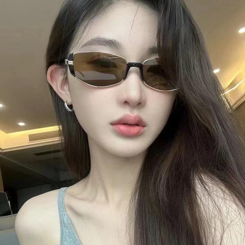 2025 New Modern Retro Premium Brown Narrow Frame Small Brown Glasses Women's Round Face Thin Cat Eye Sunglasses Sunglasses