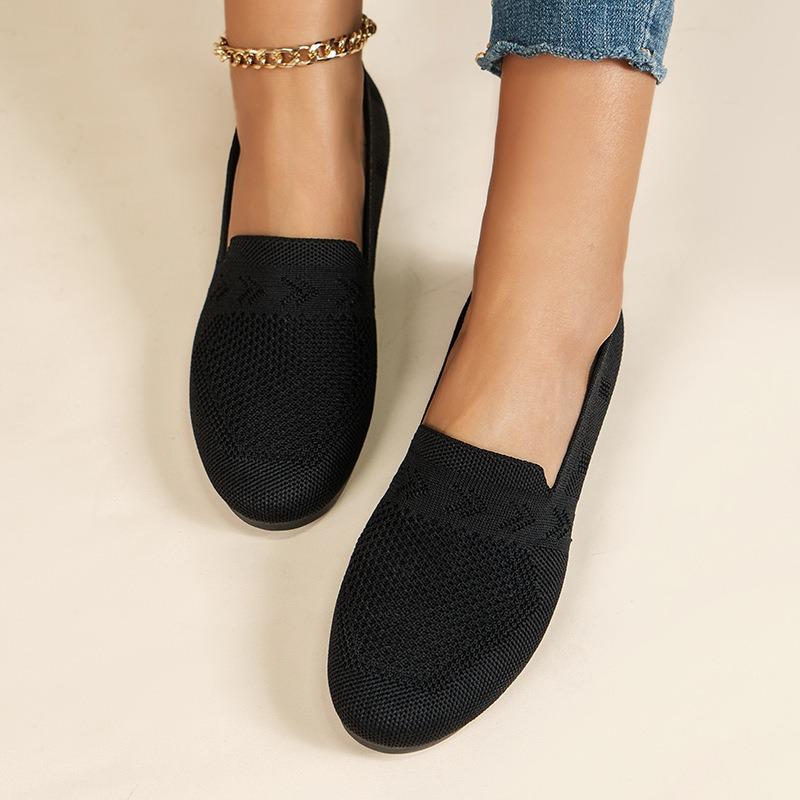 

autumn new large size round head flat sole single shoes women s shallow mouth sports style casual shoes 36 чорний