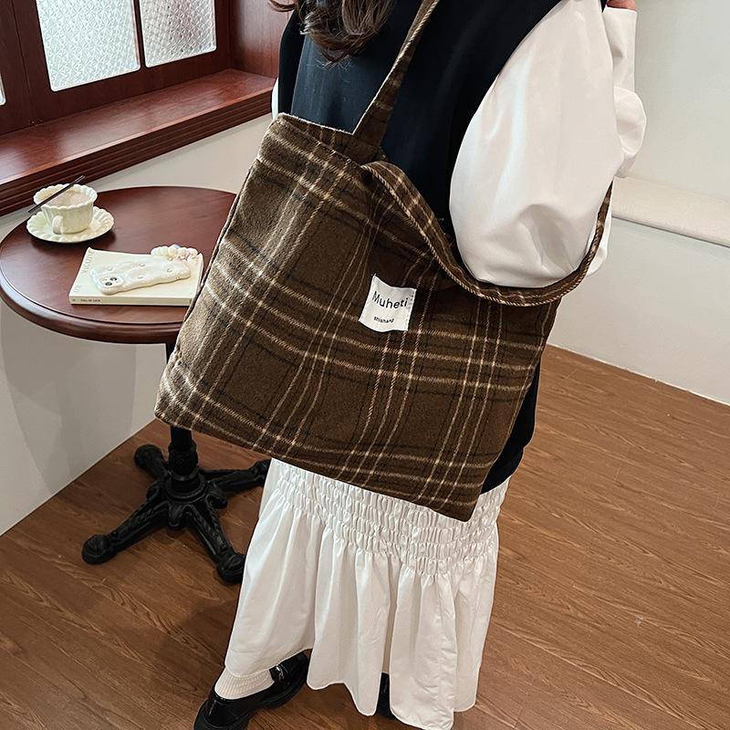 2025 Nytt Leopard Mønster Motedameveske En Skulder Høst og Vinter Koreansk Håndholdt Dameveske Pendlerstil Tote Bag