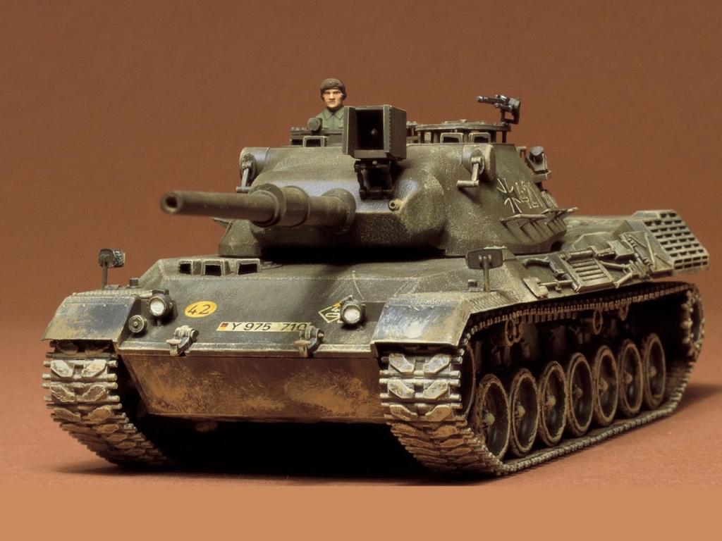 Tamiya Military Miniature Series 64 West German Army Leopard Medium Tank Plastic Model Kit 35064 1/35 No.