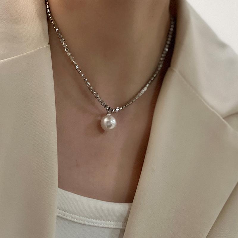 2023 Double-Layer Retro Pearl Necklace for Women - Luxury High-End Design Clavicle Chain