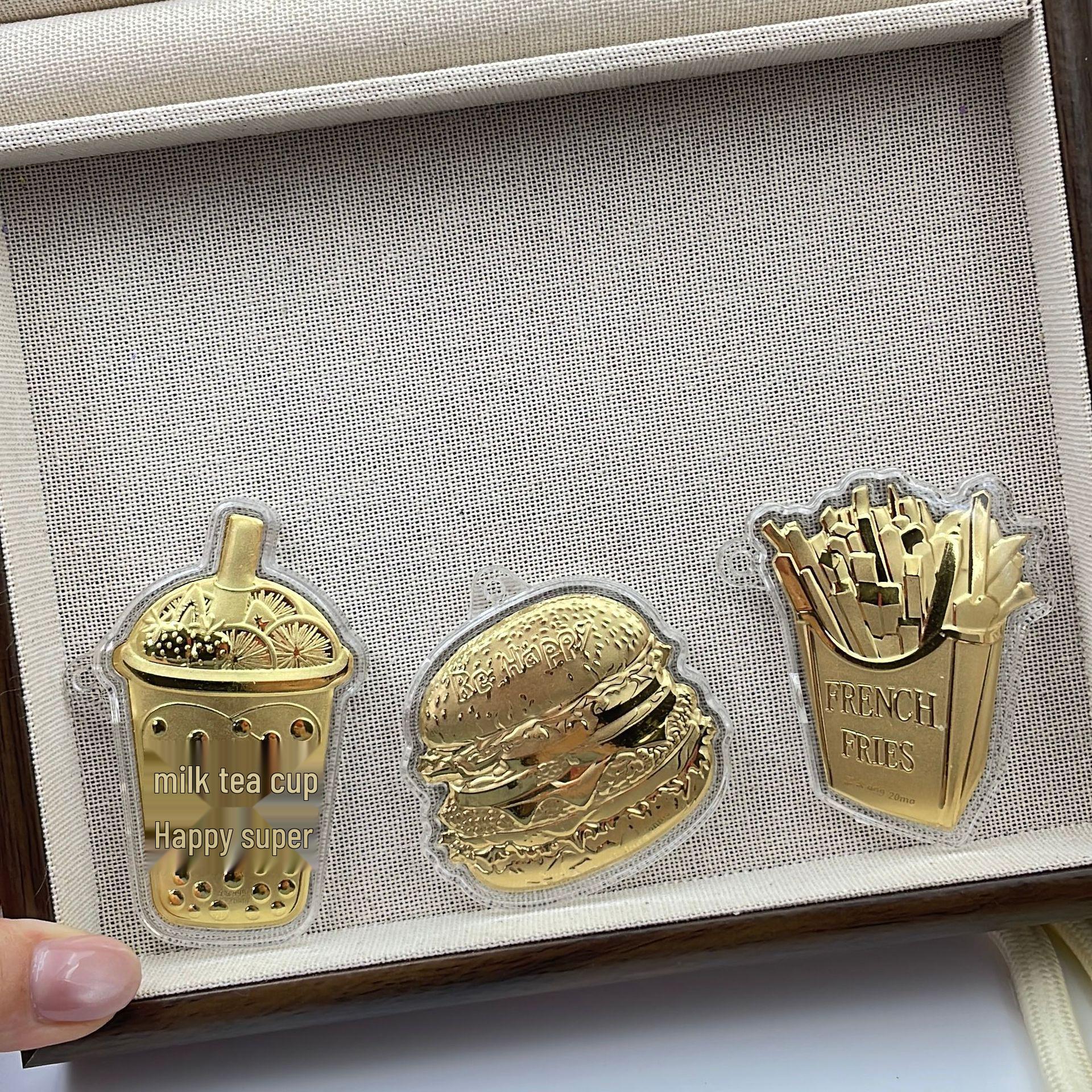 

Брелок-подвеска Гамбургер, Картофель фри и Молочный чай из 999 чистого золота No Gold