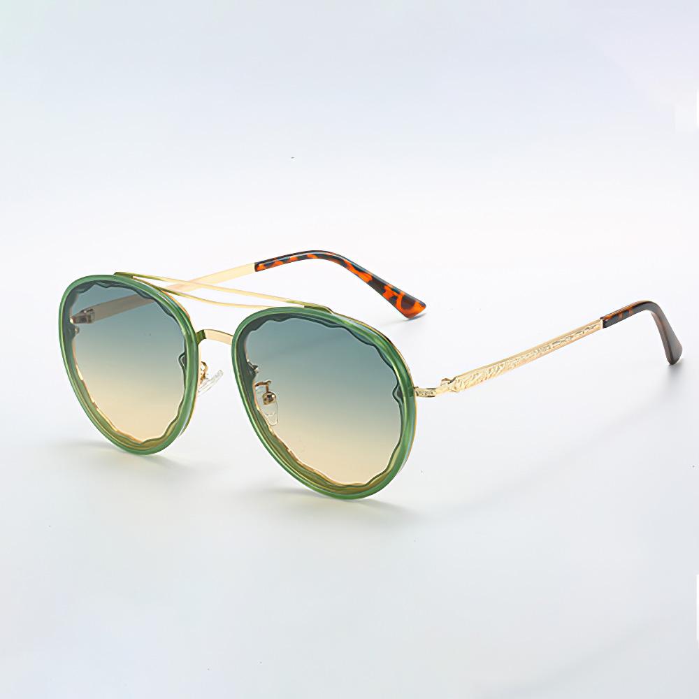 Vintage Sunglasses For Women Fashionable Modern Wavy Frame Semi Transparent Gradient Lens Golden Decorative Glasses Women