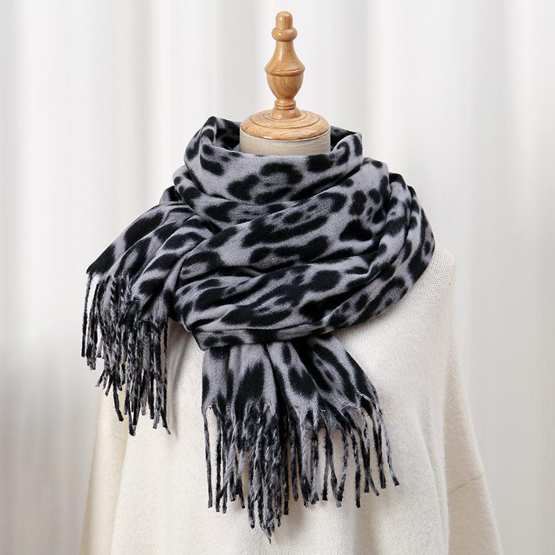 Leopard Print Scarf for Women, High-End Winter Vintage 2024 New Versatile Imitation Cashmere Warm Tassel Thickened Shawl