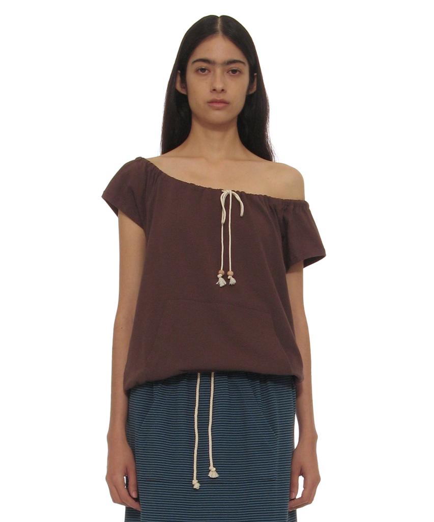 PARTIMENTO WOMEN Drawstring Off-Shoulder Short Sleeve Tee_Dark Brown
