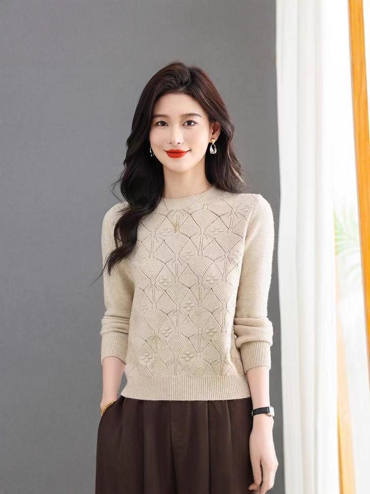 Women's Medium-Length Slim-Fit Round Neck Wool Sweater - Casual, Solid Color, Covers Belly, Perfect for Autumn and Winter.