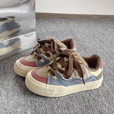 Retro buty deskorolkowe w stylu Hongkongu dla kobiet wiosna i lato 2025 nowe uniwersalne buty gruba podeszwa uniwersalne białe buty