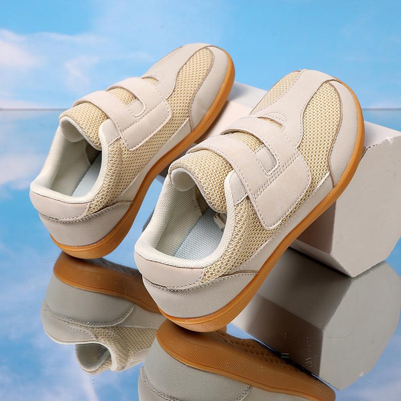 2025 Kids Retro Flat Bottom Sports Shoes with Magic Sticker and Soft Sole