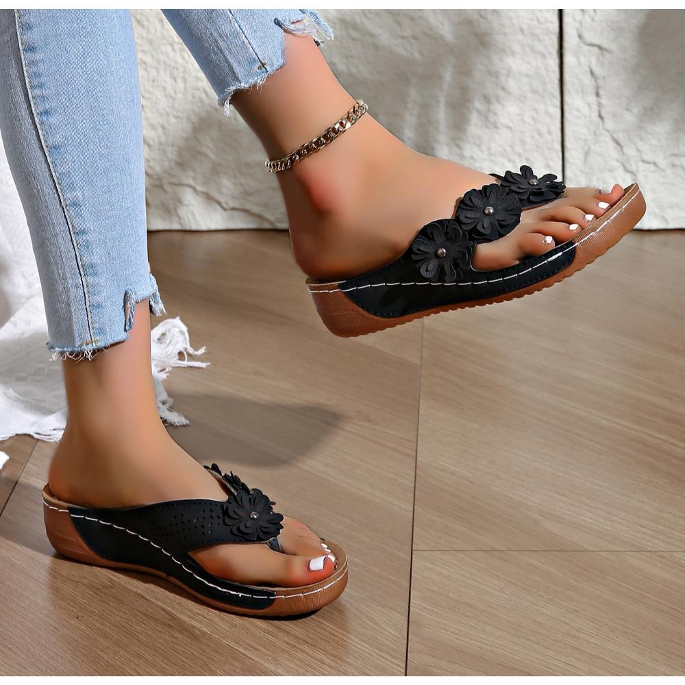 Women's Slippers Summer New Metal Button Slides Shoes Wedge Beach Sandals Women Outside Platform Leisure Flip Flops