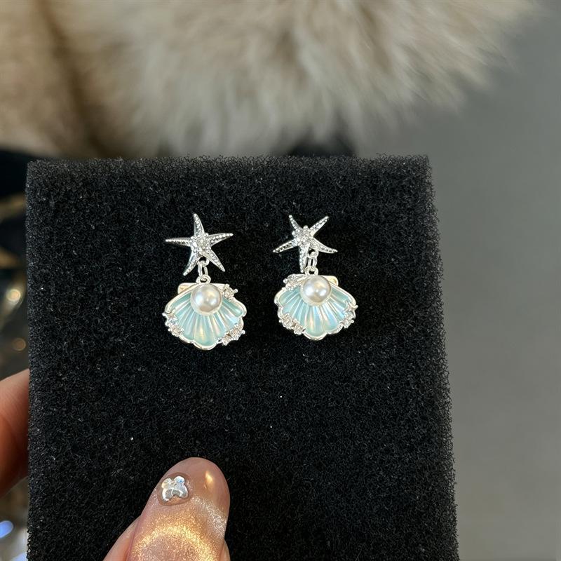 Elegant Freshwater Pearl Starfish Stud Earrings for Women – Simple, Sweet, Vacation-Style Ear Jewelry