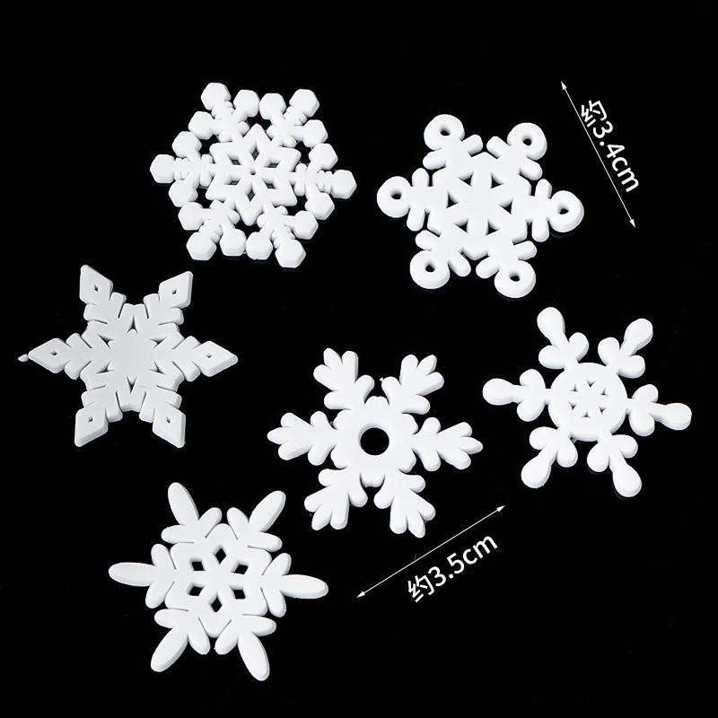 

2025 Christmas Cake Decoration: Mini Red & White Woolen Hat, Scarf, Strawberry, and Candle Topper