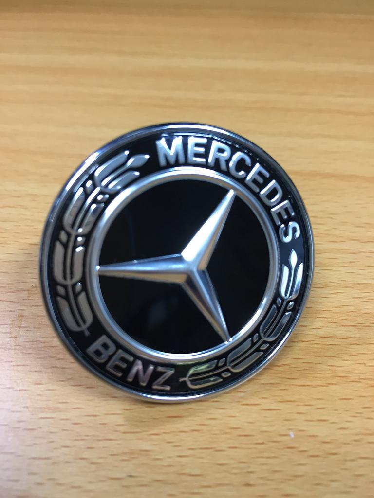 Mercedes Benz Genuine Front Grill Emblem Gloss Black Laurel Wreath