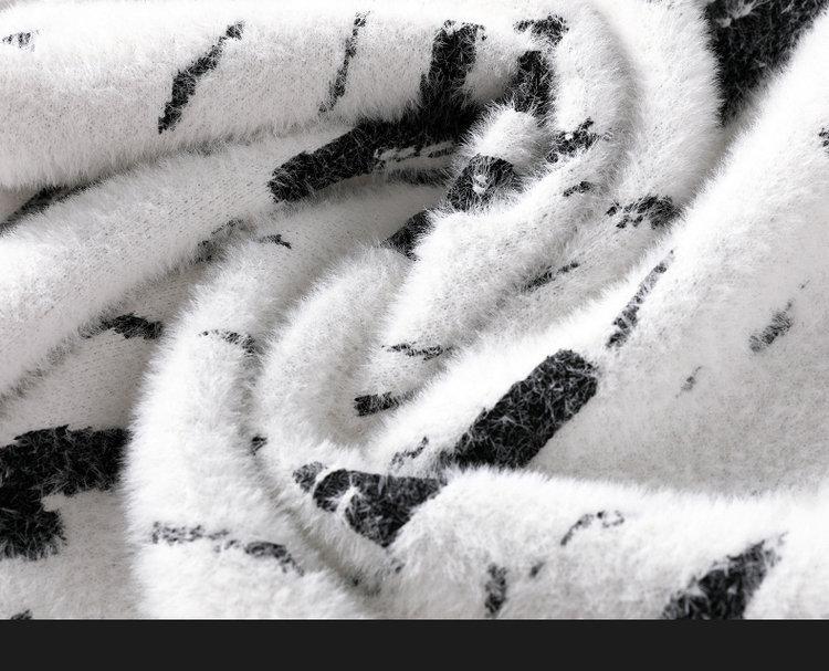 Men's Graffiti Print Semi-High Neck Thick Sweater Knitwear