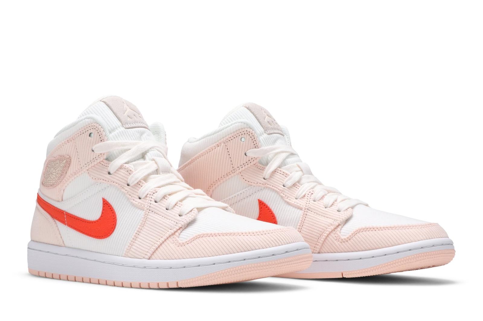 Air Jordan Wmns Air Jordan 1 Mid SE Вельвет Женские DA8009-108 36.5