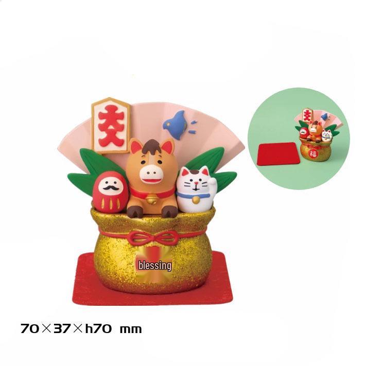 Japanese New Year Horse Zodiac Miniature: Cat Zakka Resin Craft Desktop Ornament