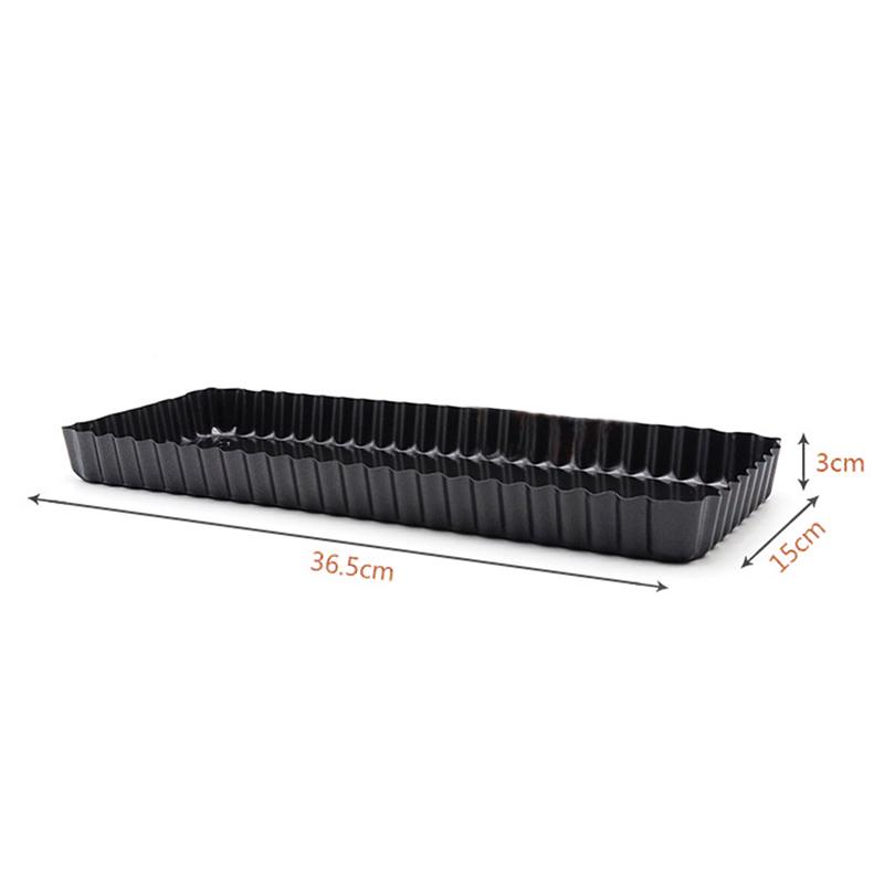 14-Inch Fluted Rectangular Cake Pan