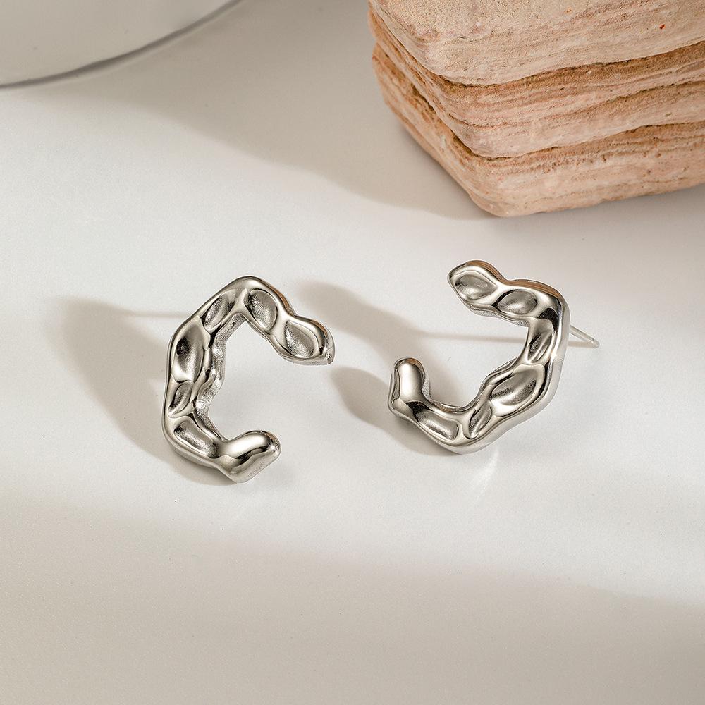 

High-end C-shaped Stainless Steel 18k Titanium Earrings - European & American Fashion Ear Studs.