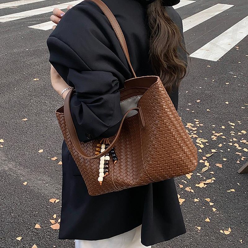 Tote bag women's new women's bag autumn and winter shoulder bag large capacity single commuter versatile armpit bag