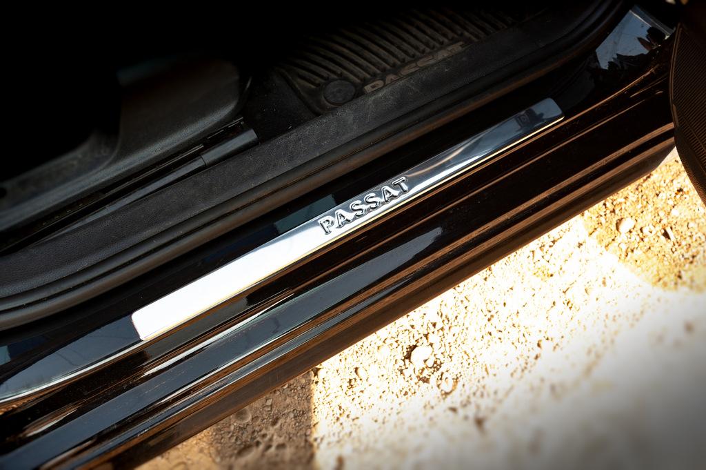 

Накладки на пороги OmsaLine тип 1 (4 шт, нерж) для Volkswagen Passat B7 2012-2015 рр.