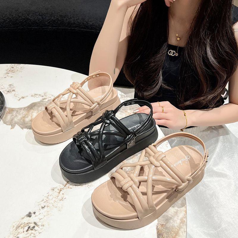 Hollow Bag Head Women's Light and Non-slip Fashion Mother Shoes Internet Celebrity Outer Wear Ins Popular Soft-soled Sandals 2025 New Models