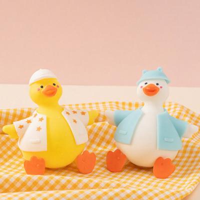 Yousheng Langsam aufsteigende Ente Quetschspielzeug Weiches TPR Stressabbaugerät mit austauschbaren Outfits Tragbares Fidget-Dekompressionsgerät für Kinder und Erwachsene